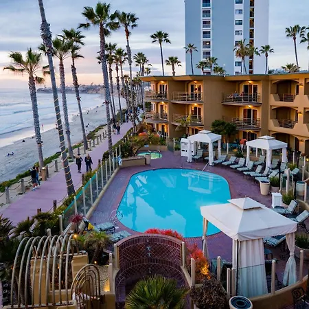 Pacific Terrace Hotel